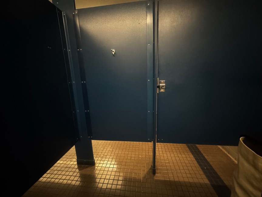 トイレとサンドイッチ